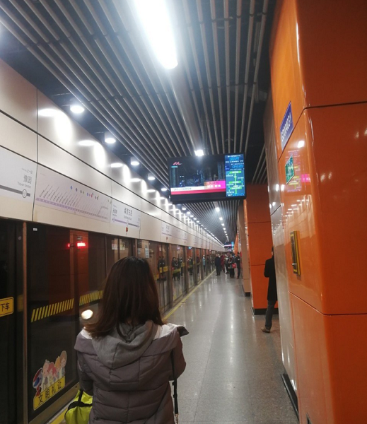 上海南京东路地铁站图片