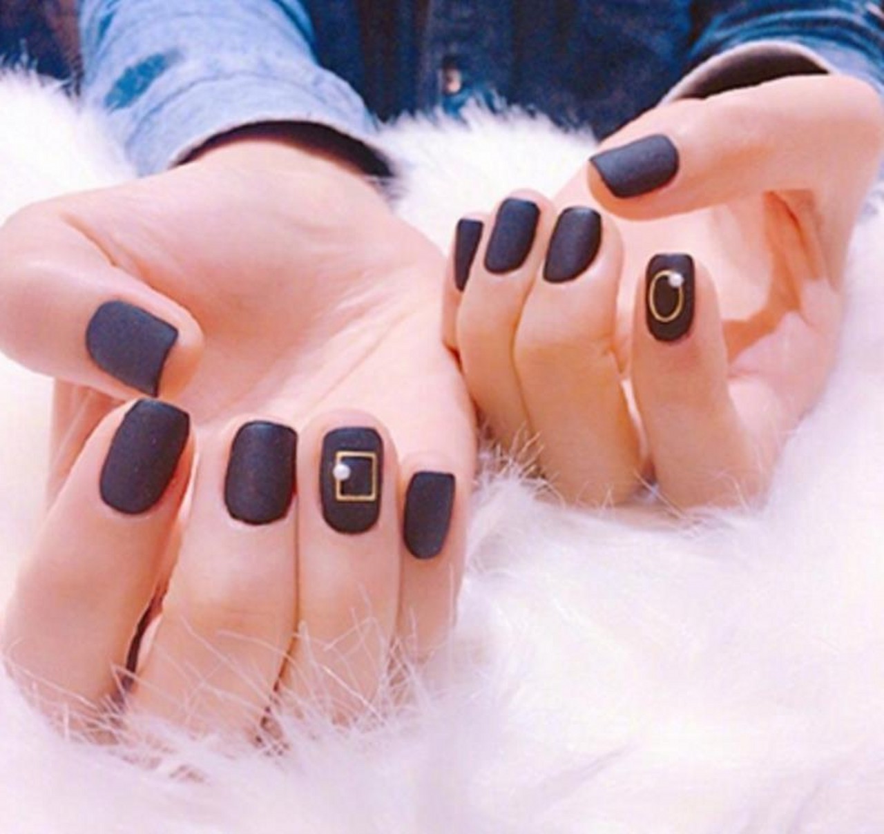 12星座代表的暗色系美甲:双鱼座的暗色系美甲少女心满满,你的呢