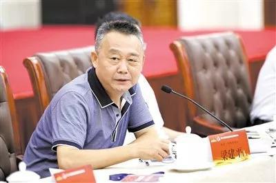 福建日报社原总编辑梁建平主动投案 配合审查调查