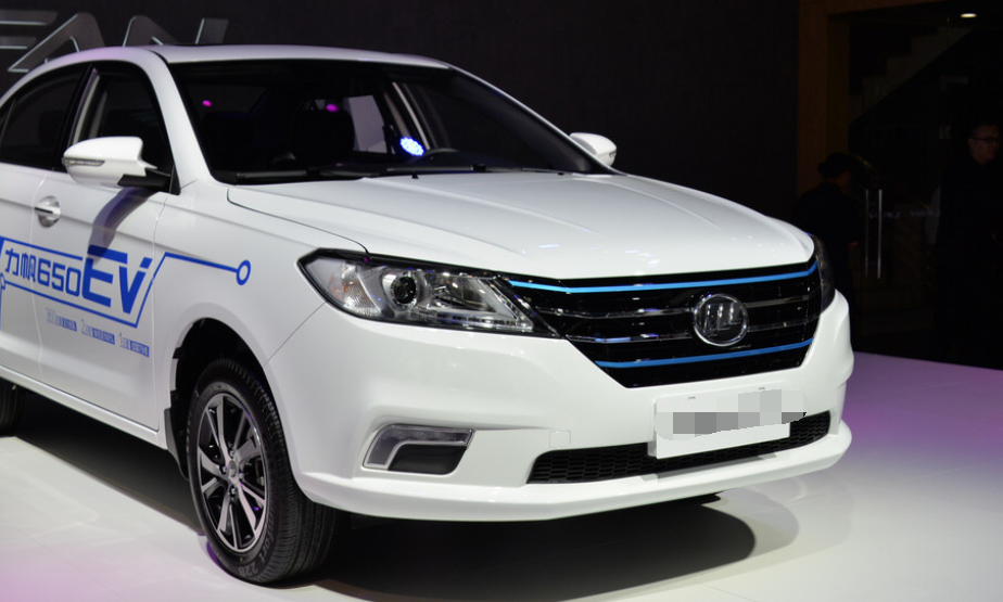 造型非常新颖,力帆650ev的工艺质量看起来也比较硬朗