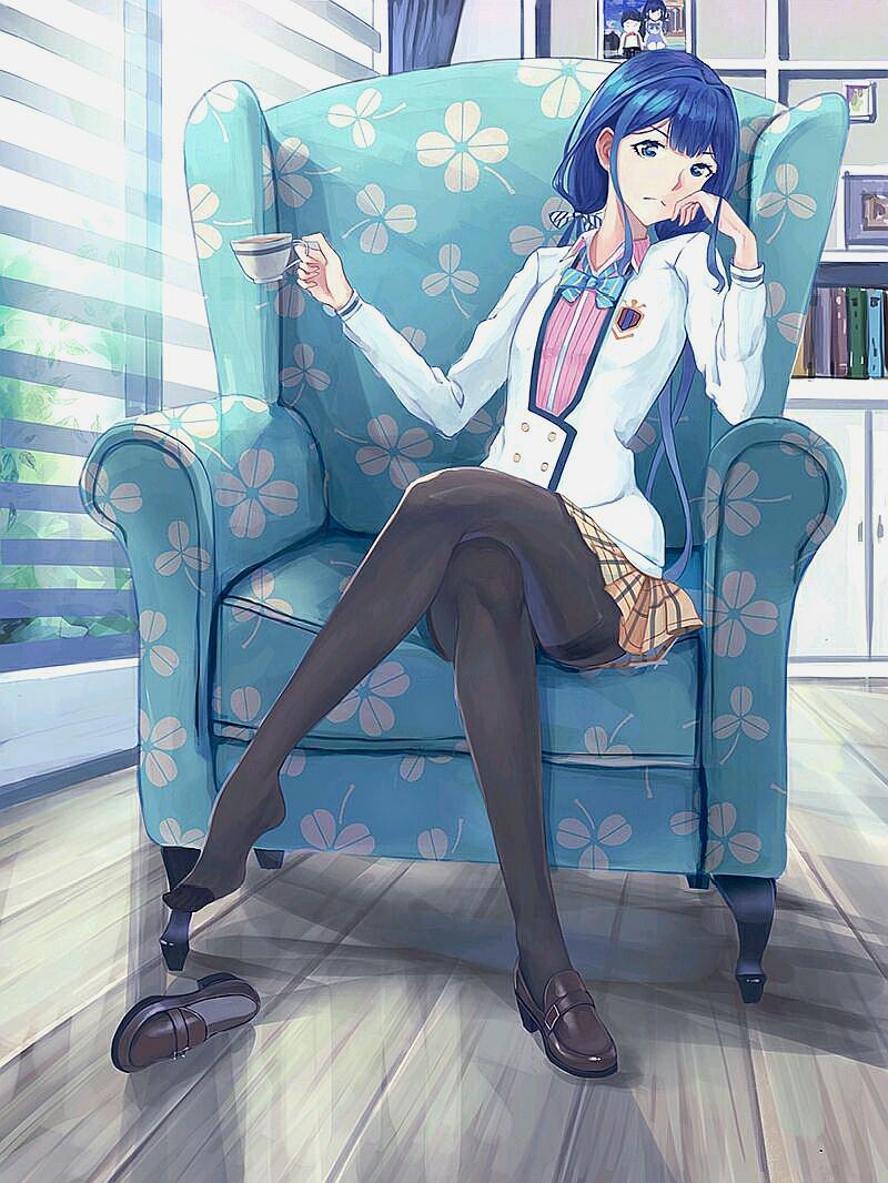 以等身抱枕作为假想男友,日夜做着恋爱研究.