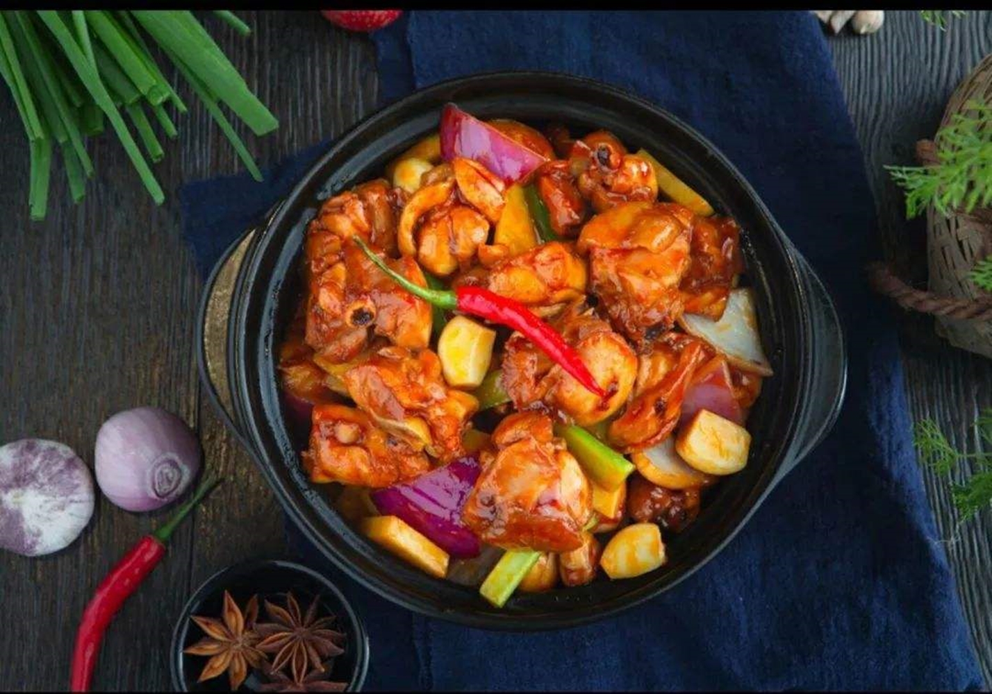 教你做鸡公煲,滑嫩入味,麻辣鲜香,口感醇厚,令人回味无穷