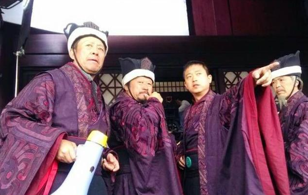 童路,梅长苏的情报人员,由选角导演魏伟饰演,竟然还"假公济私"为自己