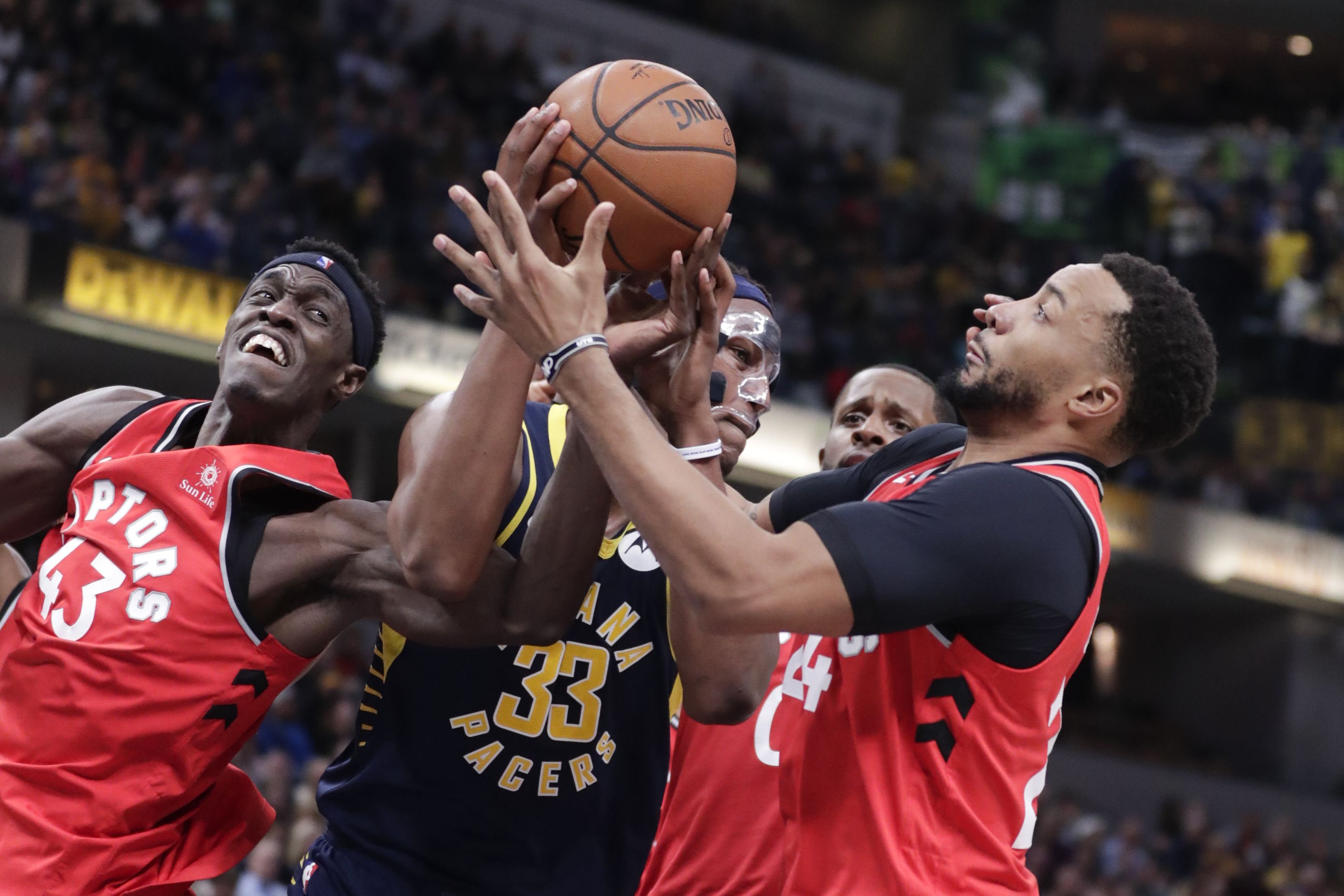 篮球——nba常规赛:步行者胜猛龙