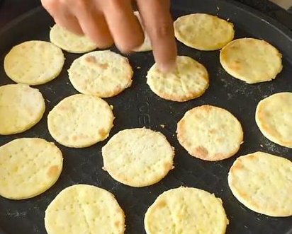 超简易的微波炉小饼干,低油不用烤,酥脆又健康