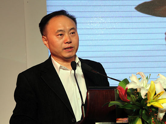 放弃在上海当书记!现拥有4000家旅行社70架飞机,却省到吃泡面!