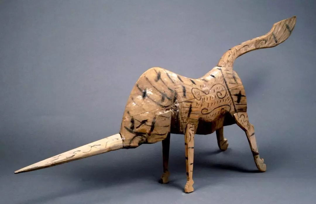 甘肃文物鉴赏|木雕彩绘独角镇墓兽