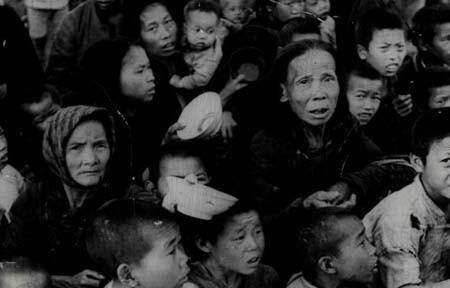 老照片告诉你,1958年三年大饥荒的人们每一天的生活