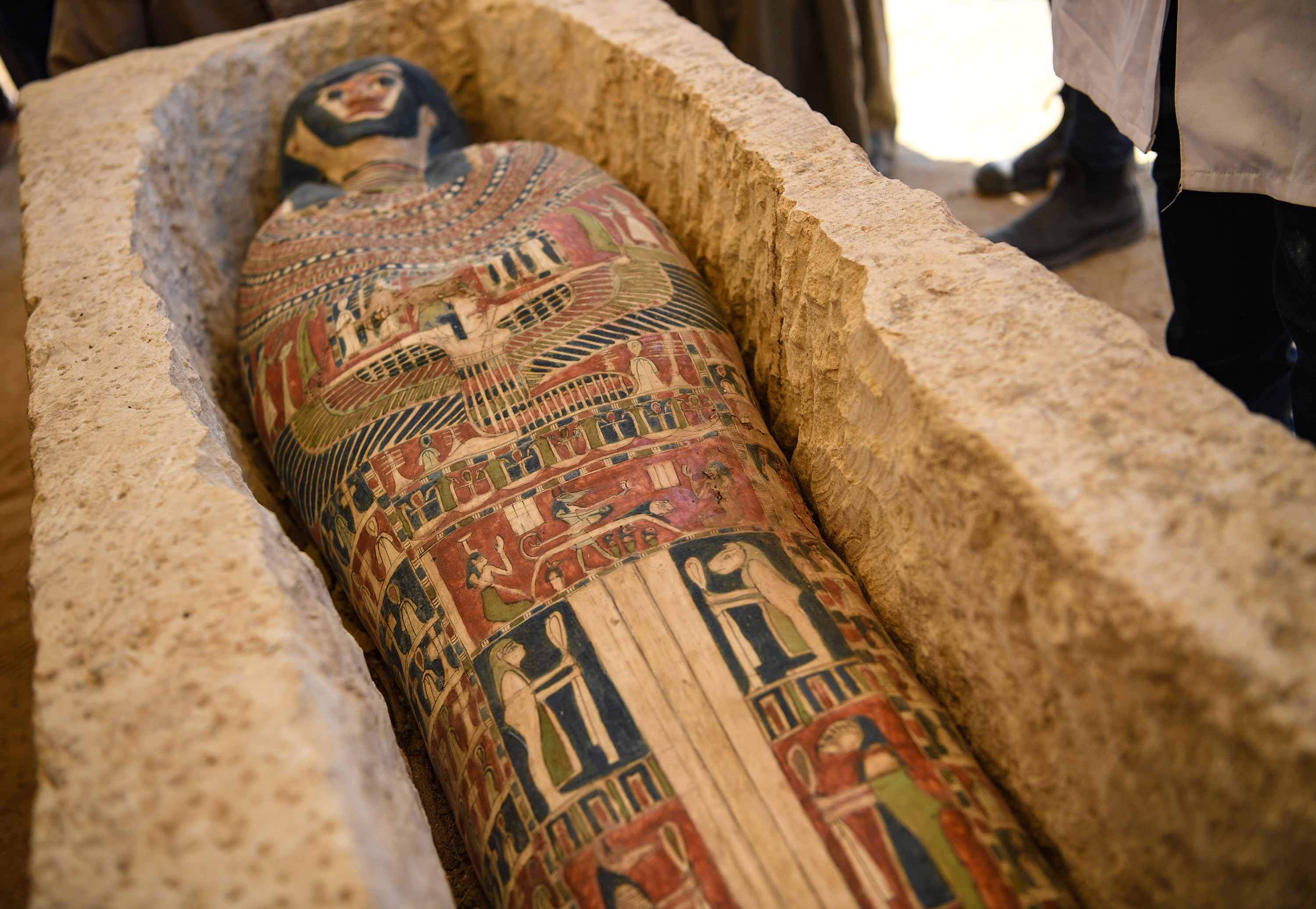 埃及4500年历史的弯曲金字塔内部墓室向游客开放(3)