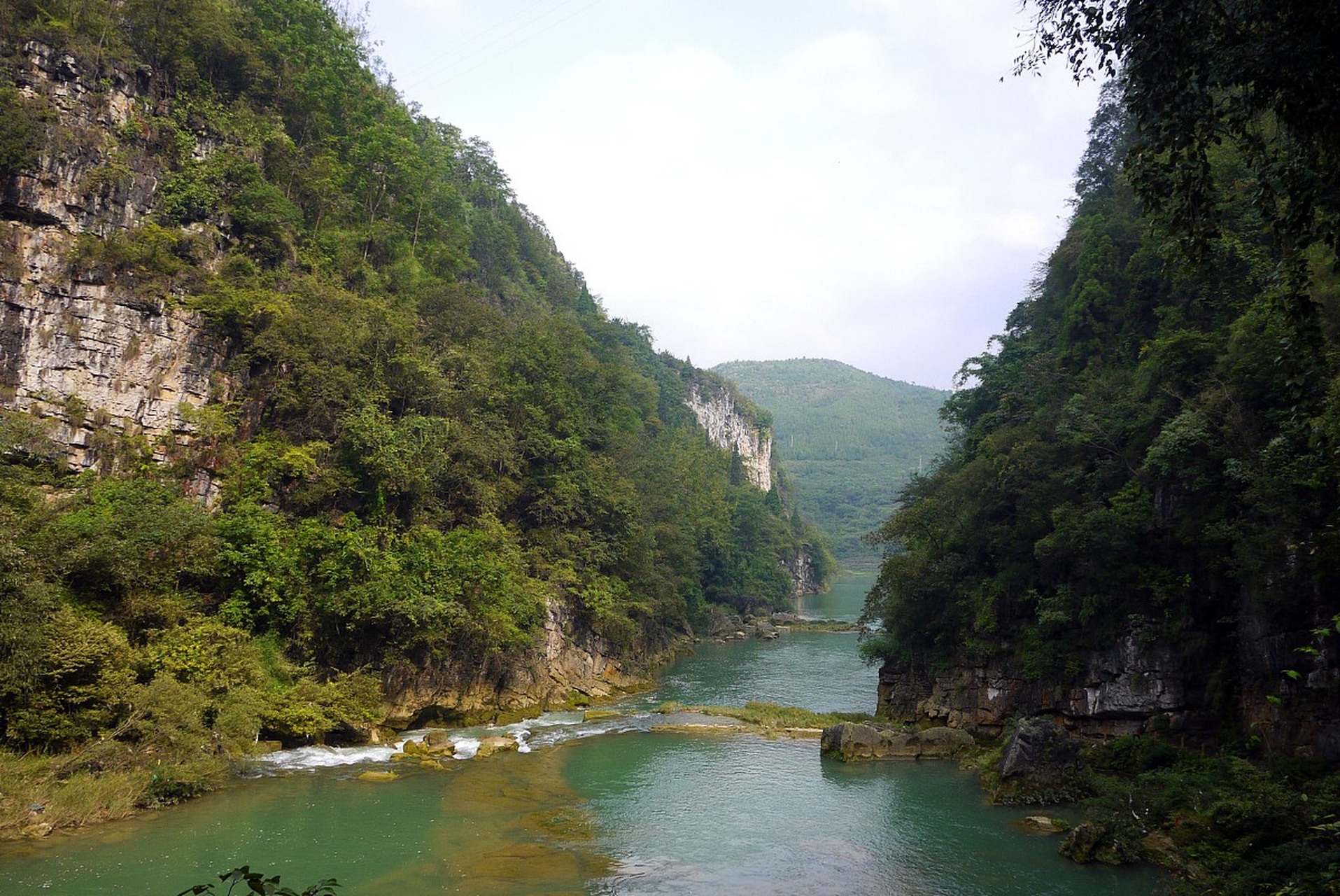 中国湖南省涟源市西北部,是一处国家aaaa级旅游景区和国家地质公园,因