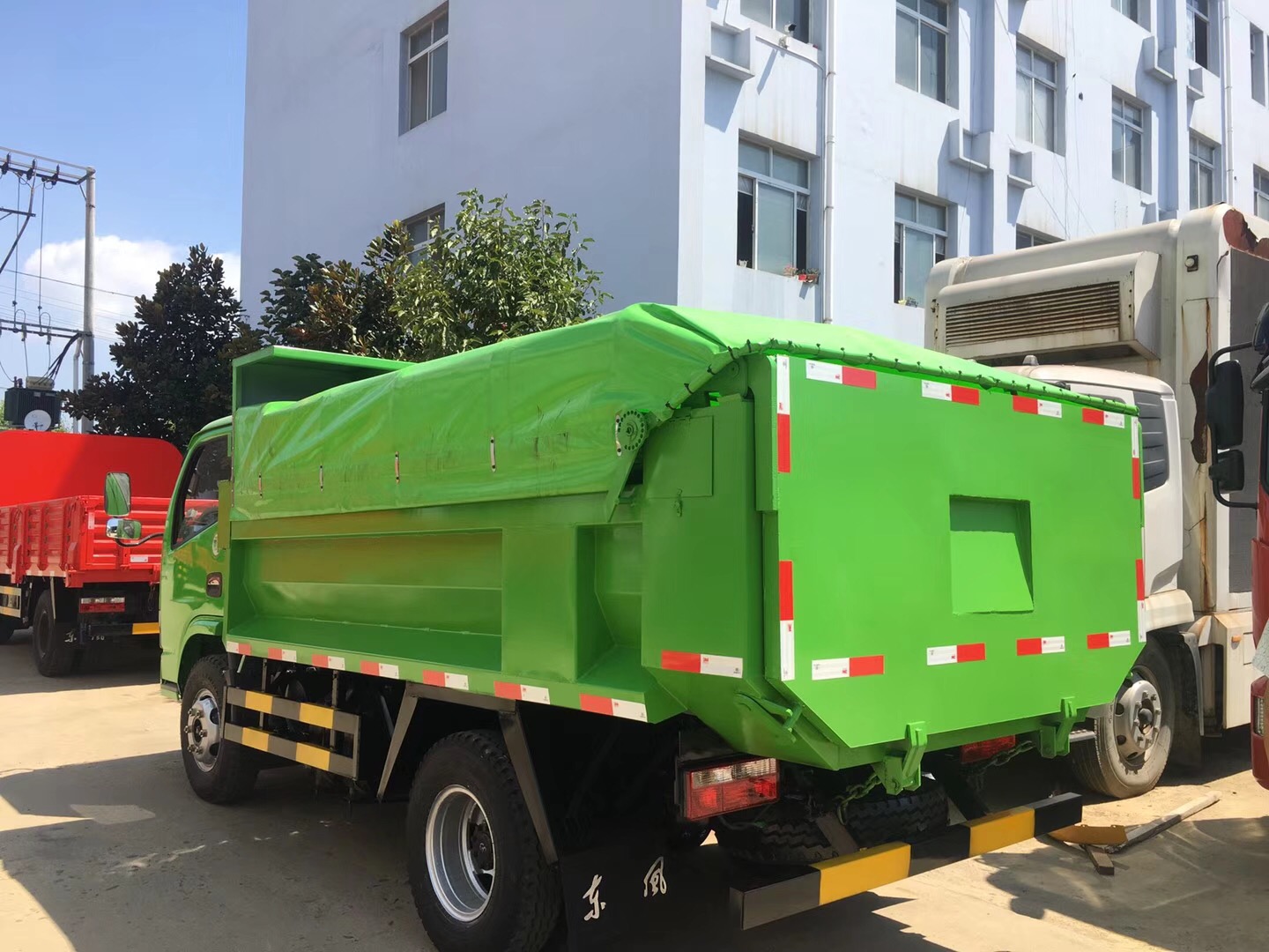 东风小型渣土车货箱尺寸3500*1900*800,这样计算可以拉到4.5方