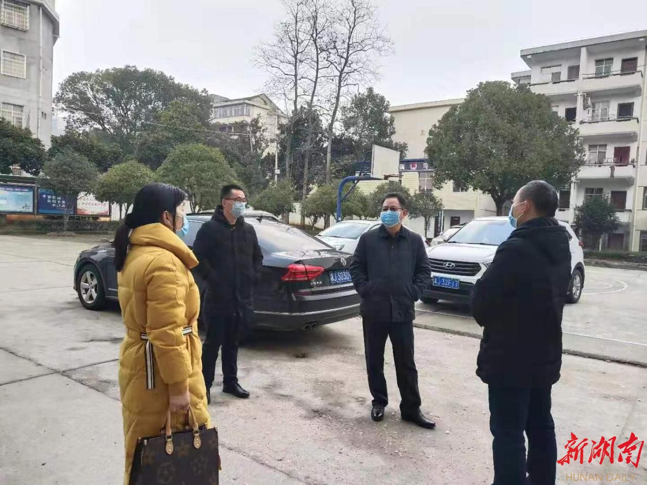 「坚决打赢新型肺炎防控阻击战汉寿」汉寿县领导解以刚督导太子庙镇
