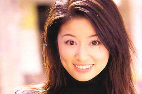 林心如公开15岁"学生照",清丽可人又美又萌,从小美到大