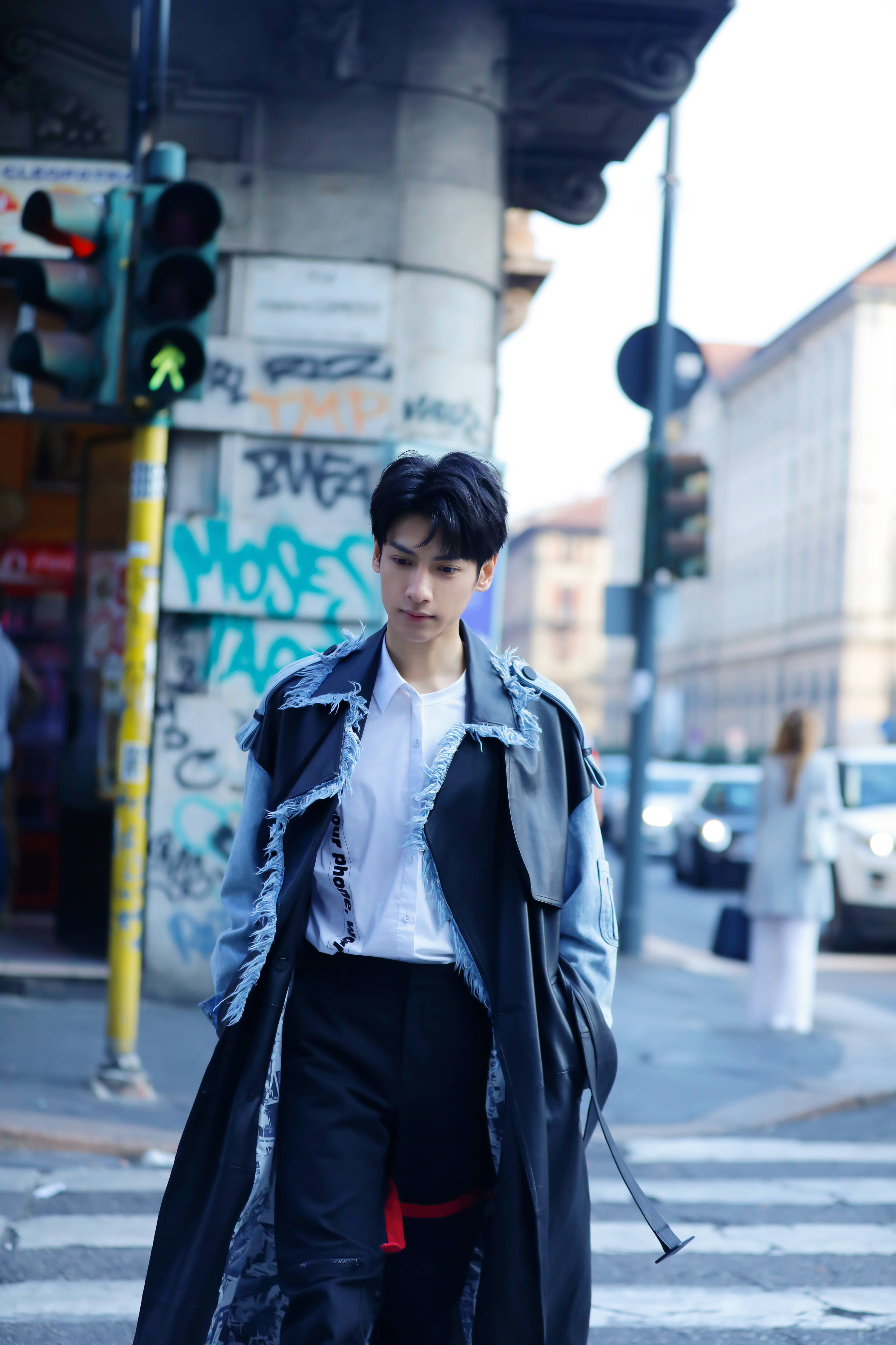 罗云熙米兰时装周,元气满满活力无限