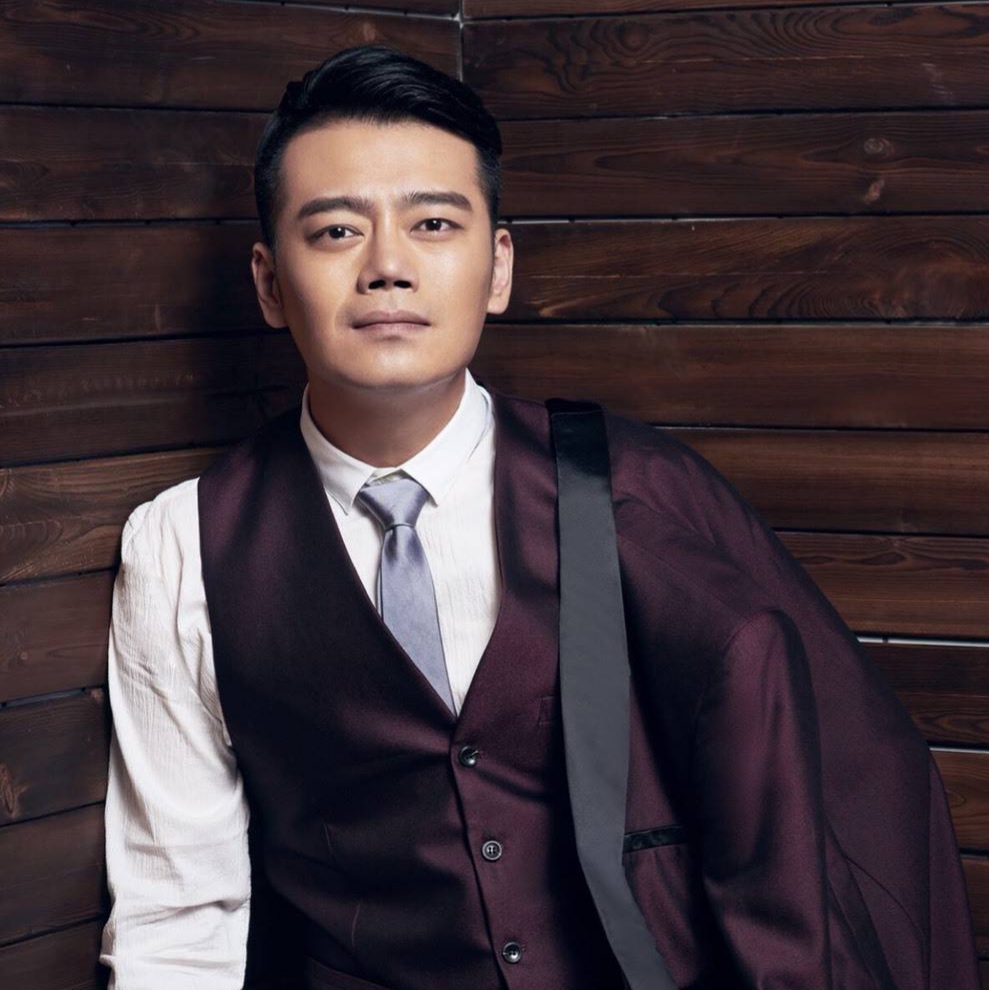 李丞峰一个帅气有魅力的男人,在很多人眼里他就是成熟的代表!