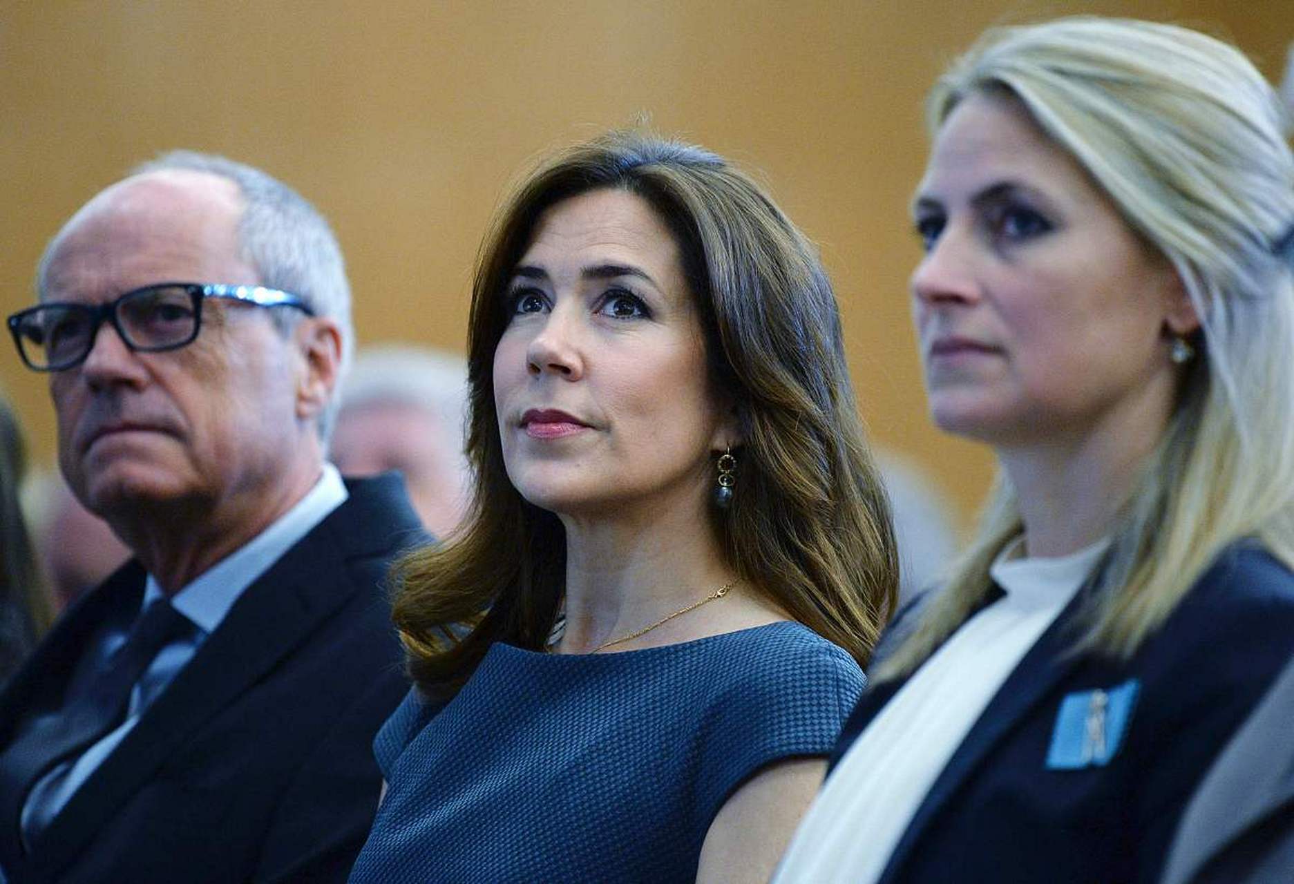 今日热点你咋看# 最近,意大利总理梅洛尼在罗马召开的一场关于人口