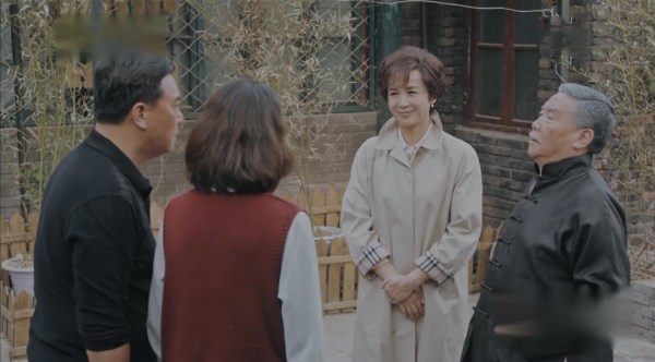 《正阳门下2》贺小夏两头骗激怒贺永强,徐慧真送妙计促婚事