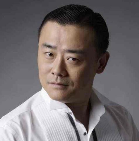 鄢军与周立波到底是谁撒了谎,鄢军称其不是贪二代,揪出幕后老板