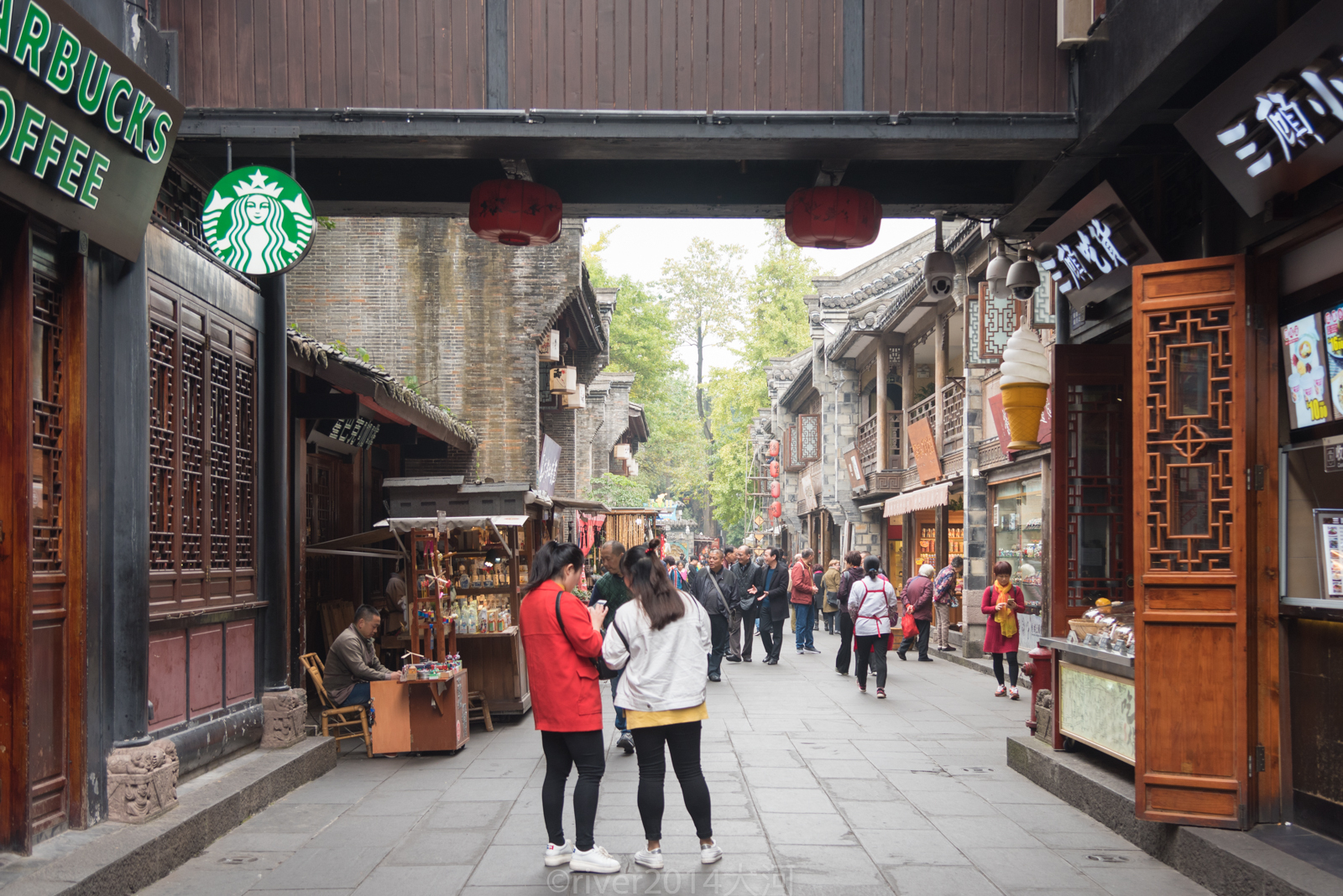 成都最古老的商业街已有2000多年,成了知名旅游景区