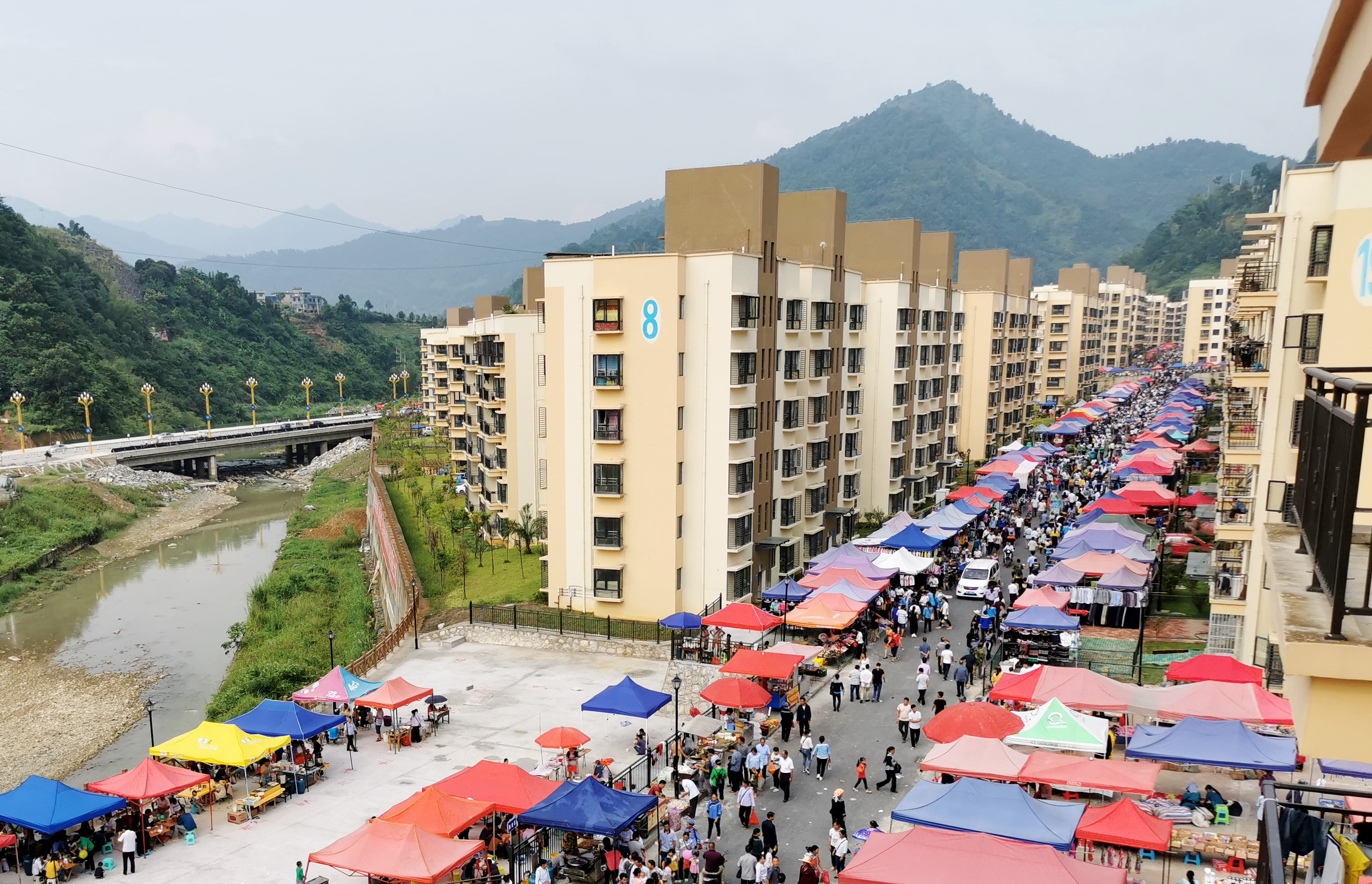 册亨高洛:不只是赶集!便民集贸市场提升新市民家门口的幸福