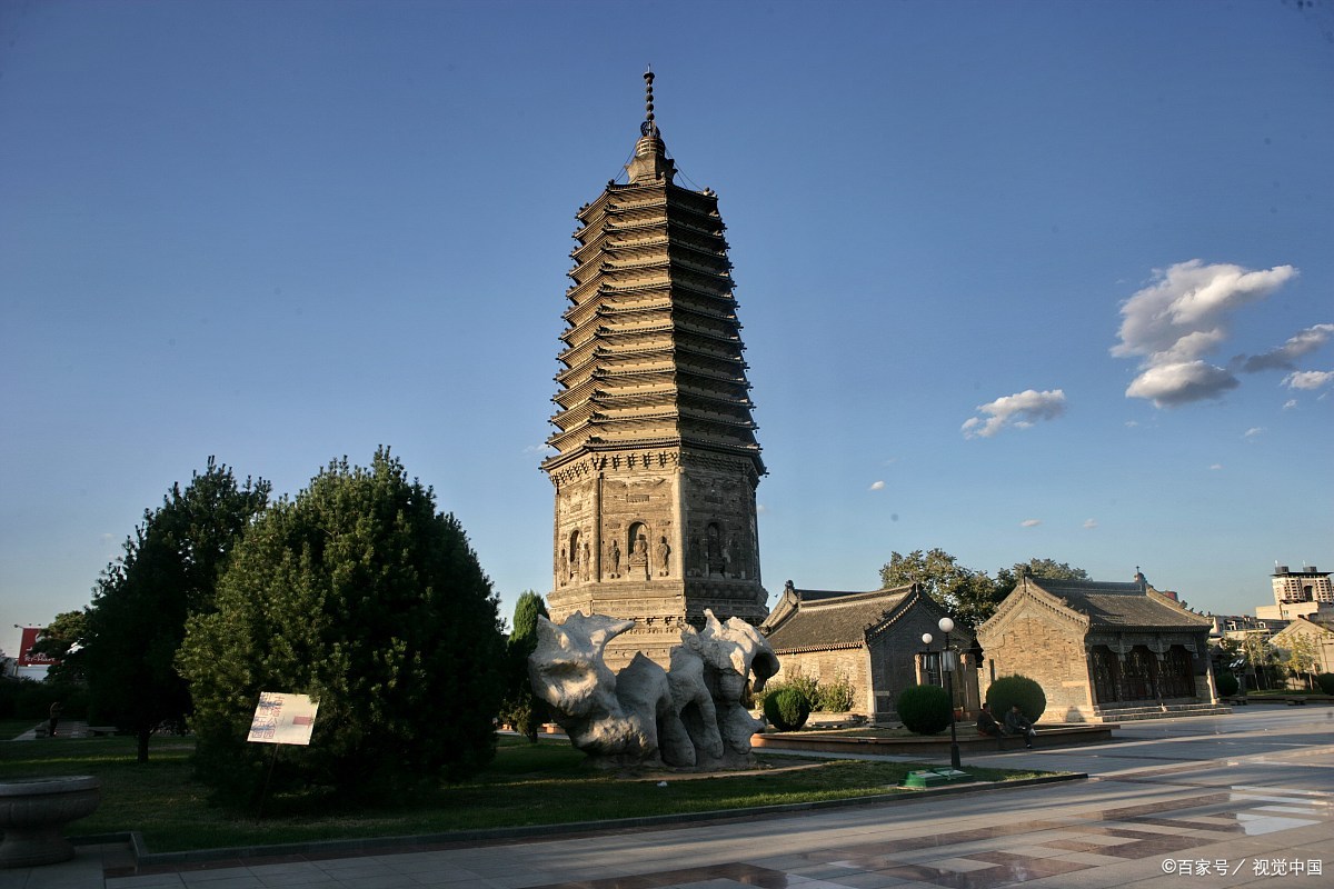 锦州古塔:古塔雕刻艺术精湛,佛像形态逼真,栩栩如生.