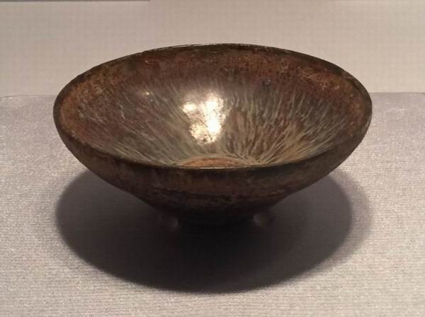 剪纸贴花鹿树纹盏 自秦始皇二十五年(公元前222年)灭楚而设庐陵县至今