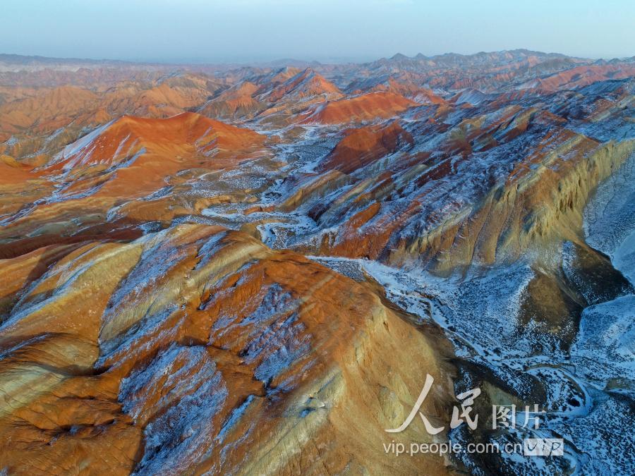 2018年12月9日航拍的张掖丹霞景区绚丽美景.