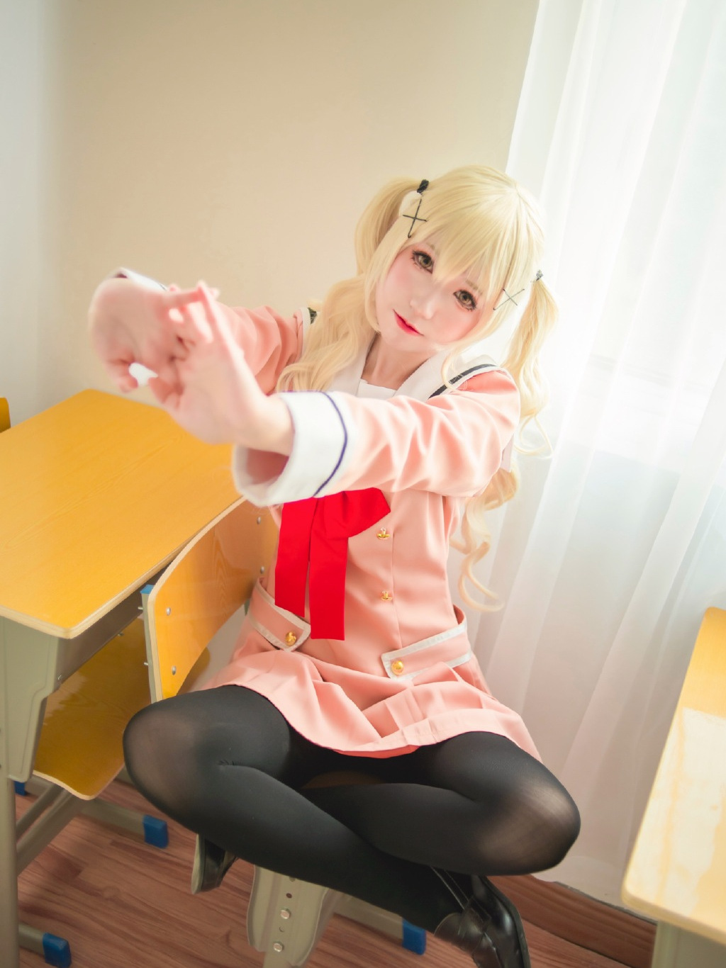 市谷有咲cos:喜欢白煮蛋的乐队键盘手