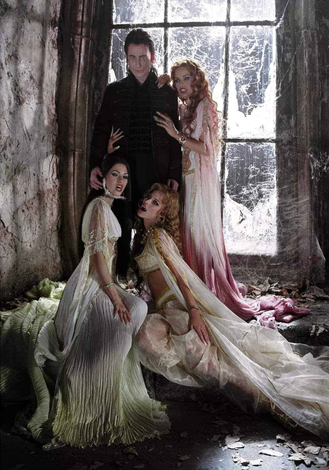 吸血鬼一族肆虐人间,有谁能够除掉它们?6分钟看魔幻片《范海辛》