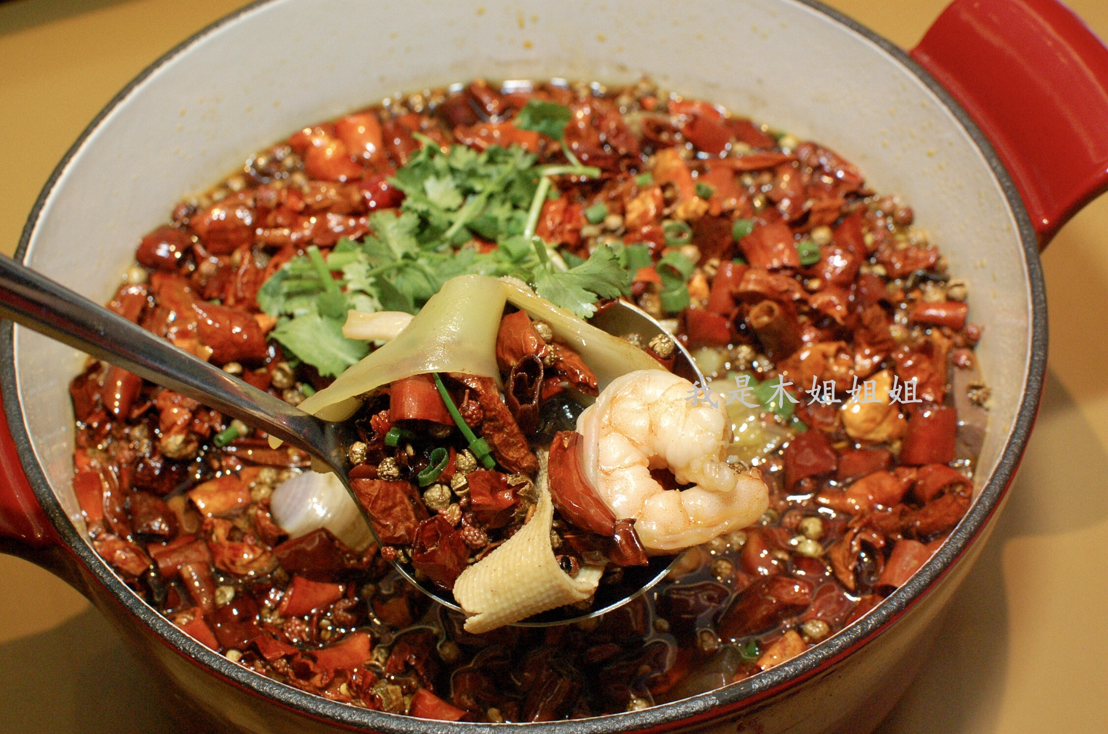 这桌饭集合了南北创意大菜,一盘佛跳墙鱼头就卖1288