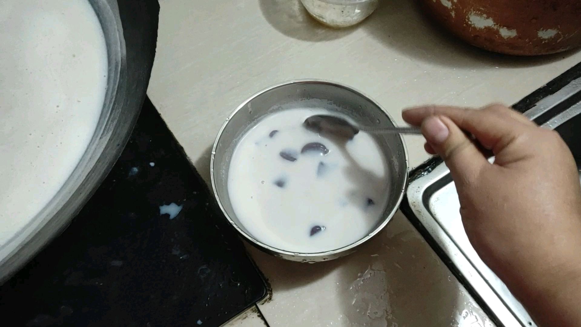 自己制作紫薯芋圆奶茶