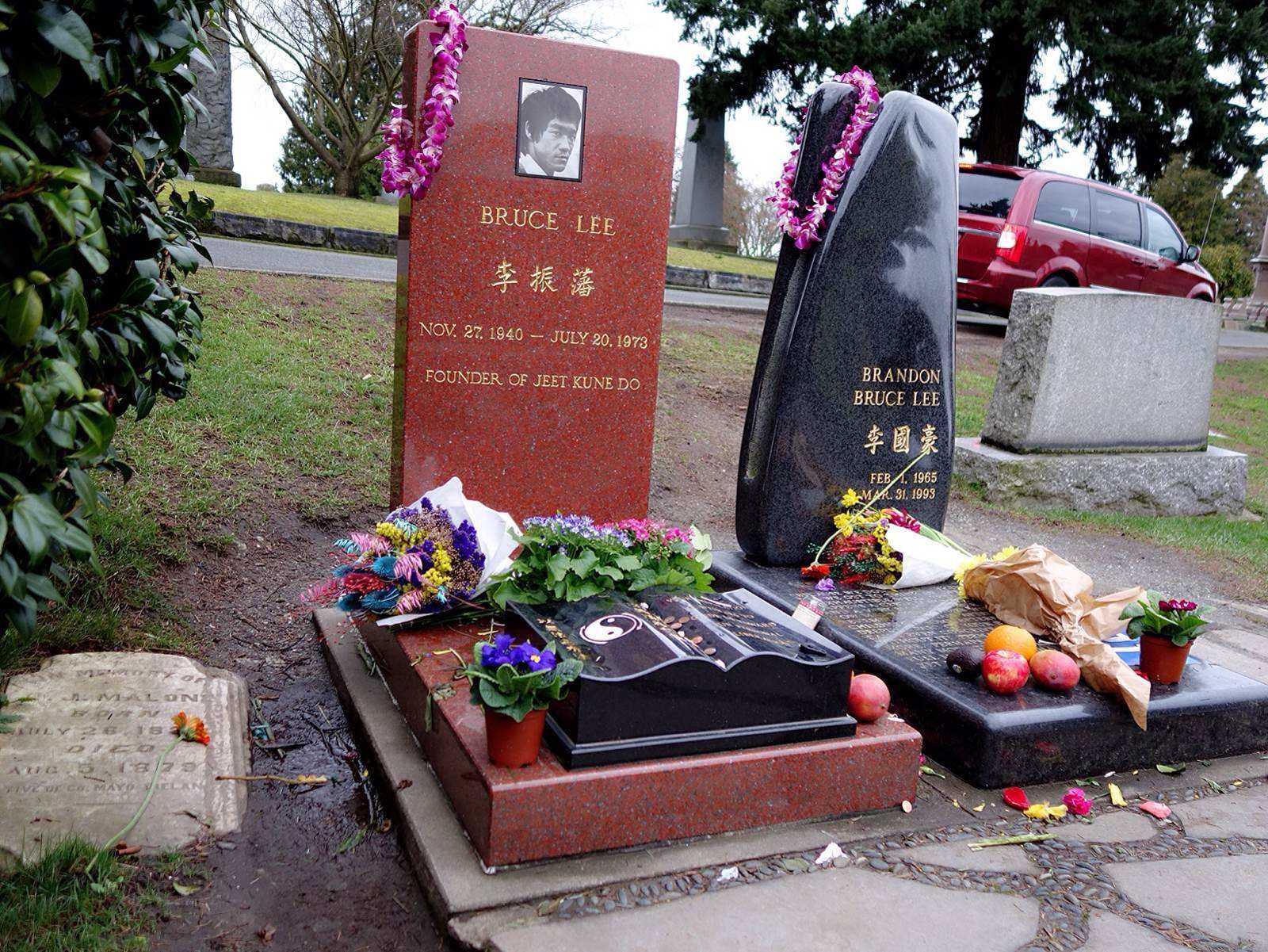 四,陈百强的墓地,陈百强的墓地和黄家驹一样位于香港将军澳华人永远