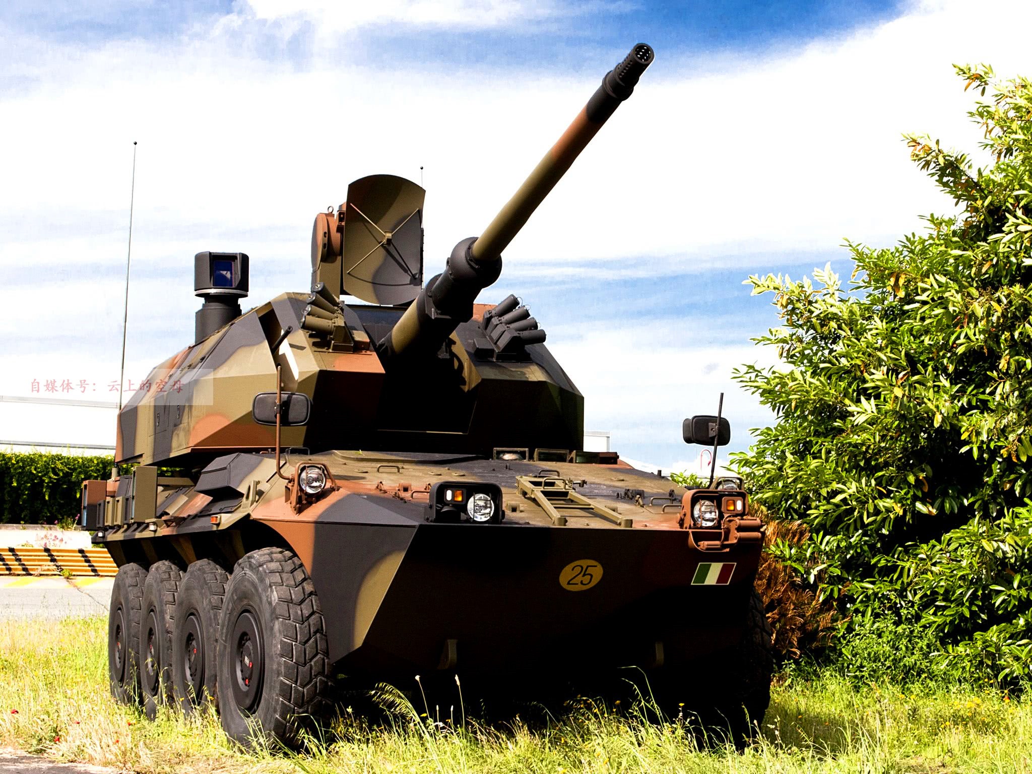 图中则是海军制式的pj26型76毫米舰炮,差距还是很大的,不过之前也有过