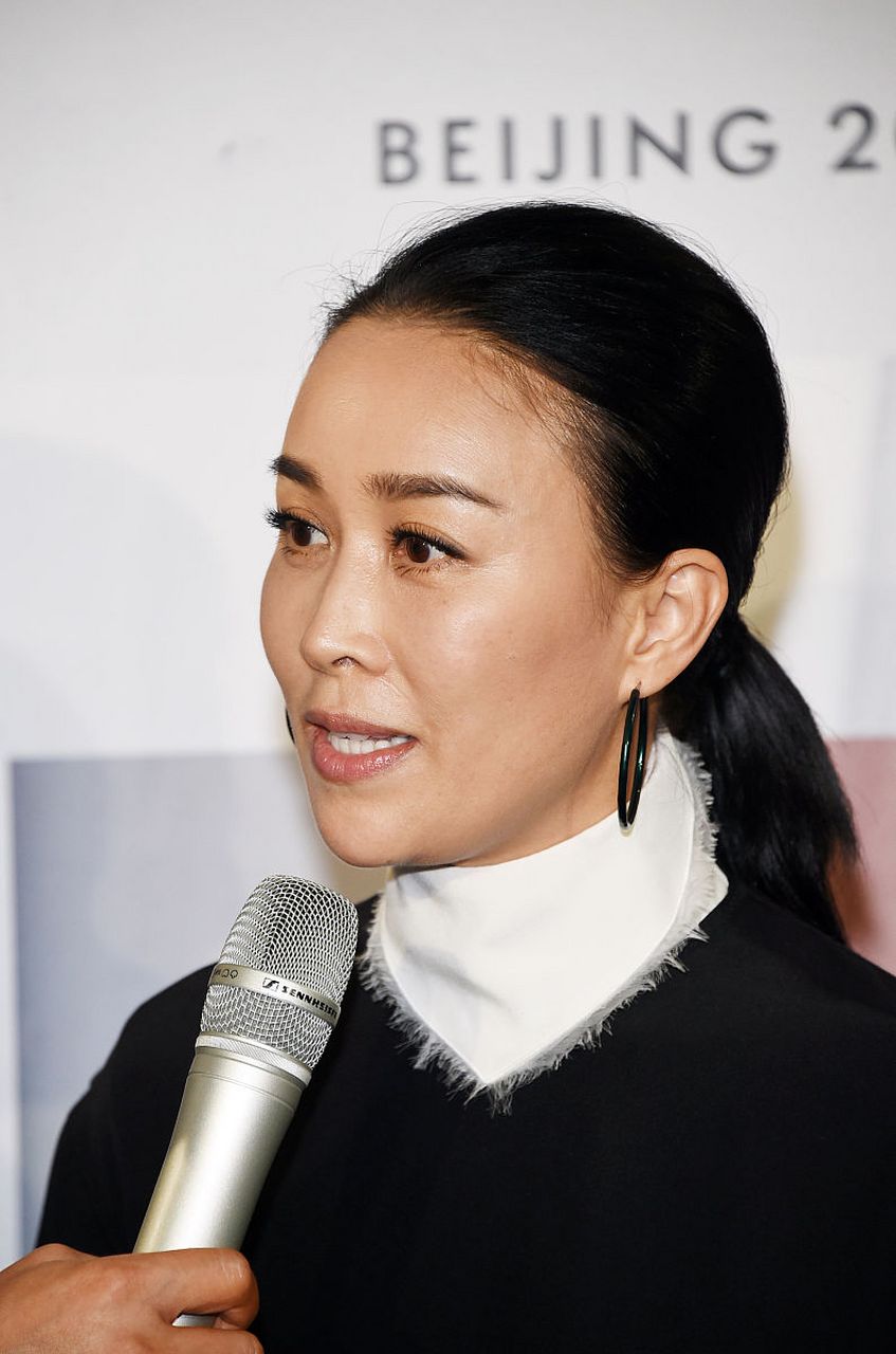 那英最近在一档节目中问到黄文锦的年龄,结果却懵直呼:"那我