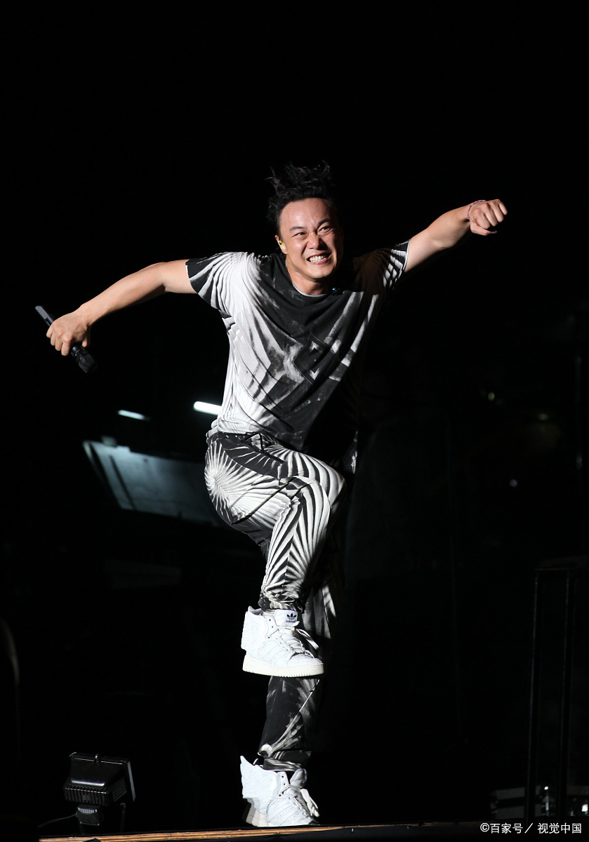 陈奕迅杭州演唱会要连开三.@老花眼看花花世界的动态