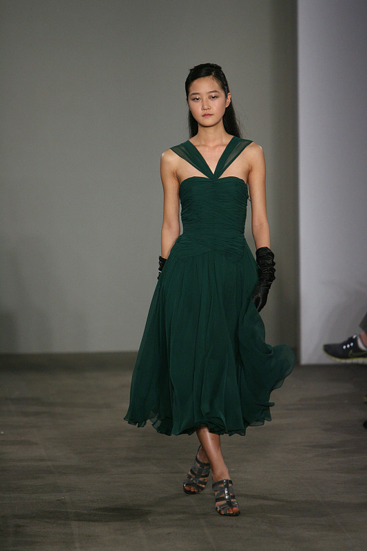 朋友聚会怎么穿才好看?扬长避短才是整体造型的关键之处