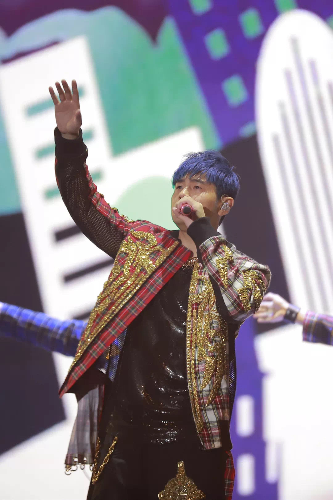 如何评价周杰伦出道20周年《嘉年华》世界巡回演唱会?