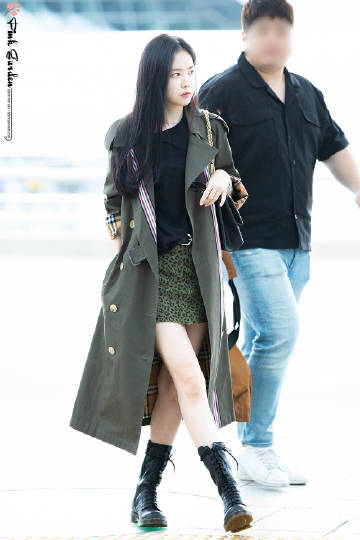 私服街拍 孙娜恩 mv拍摄穿搭 |网友神评论