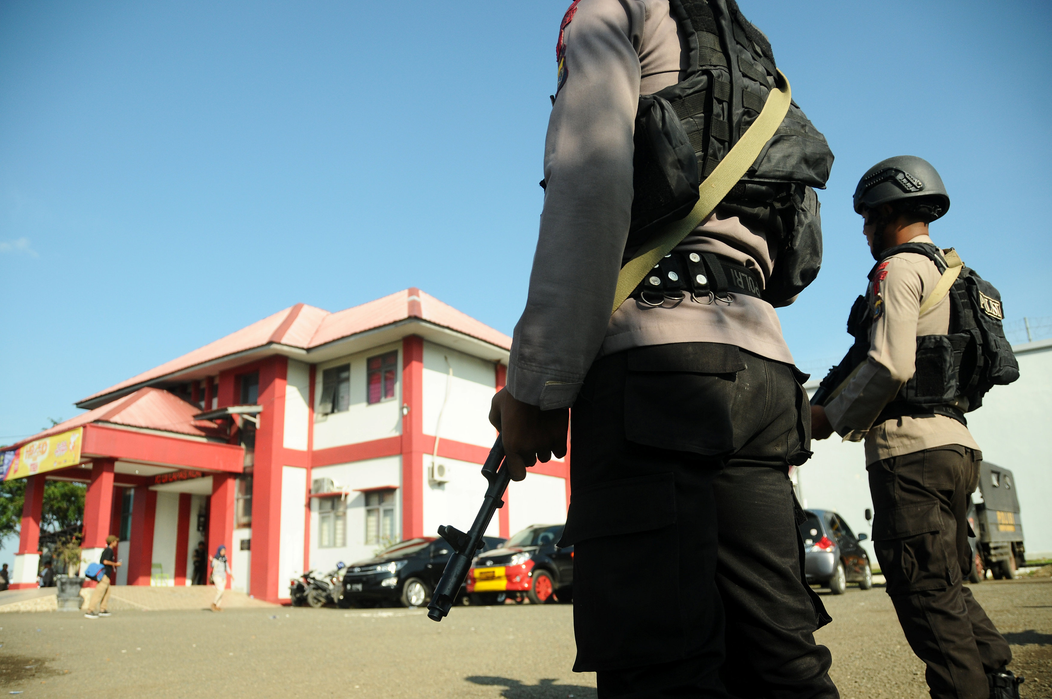 印尼西部一监狱113名囚犯越狱