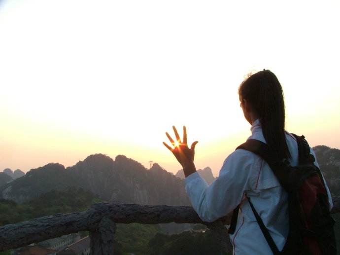 旅行的意义是什么?是一个人的独自行走?