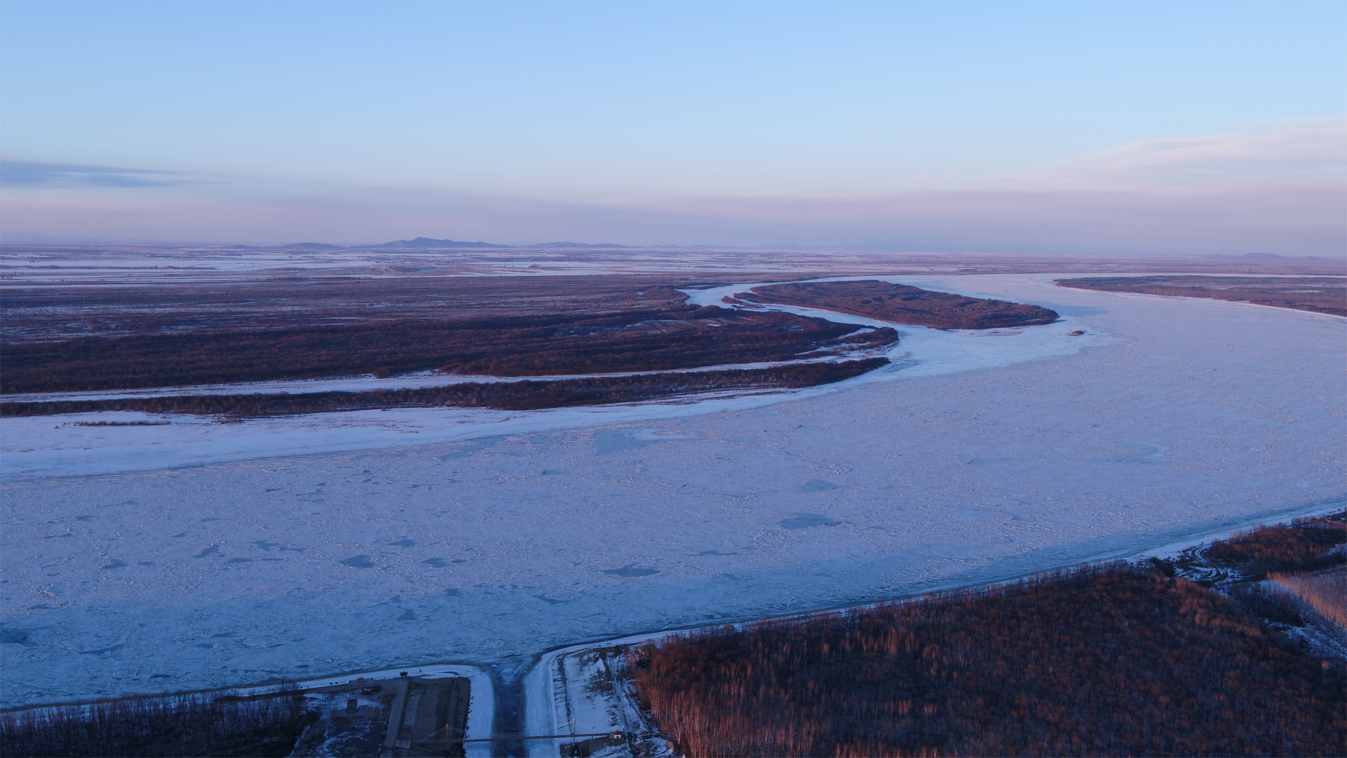 绥滨县冬季江面冰花
