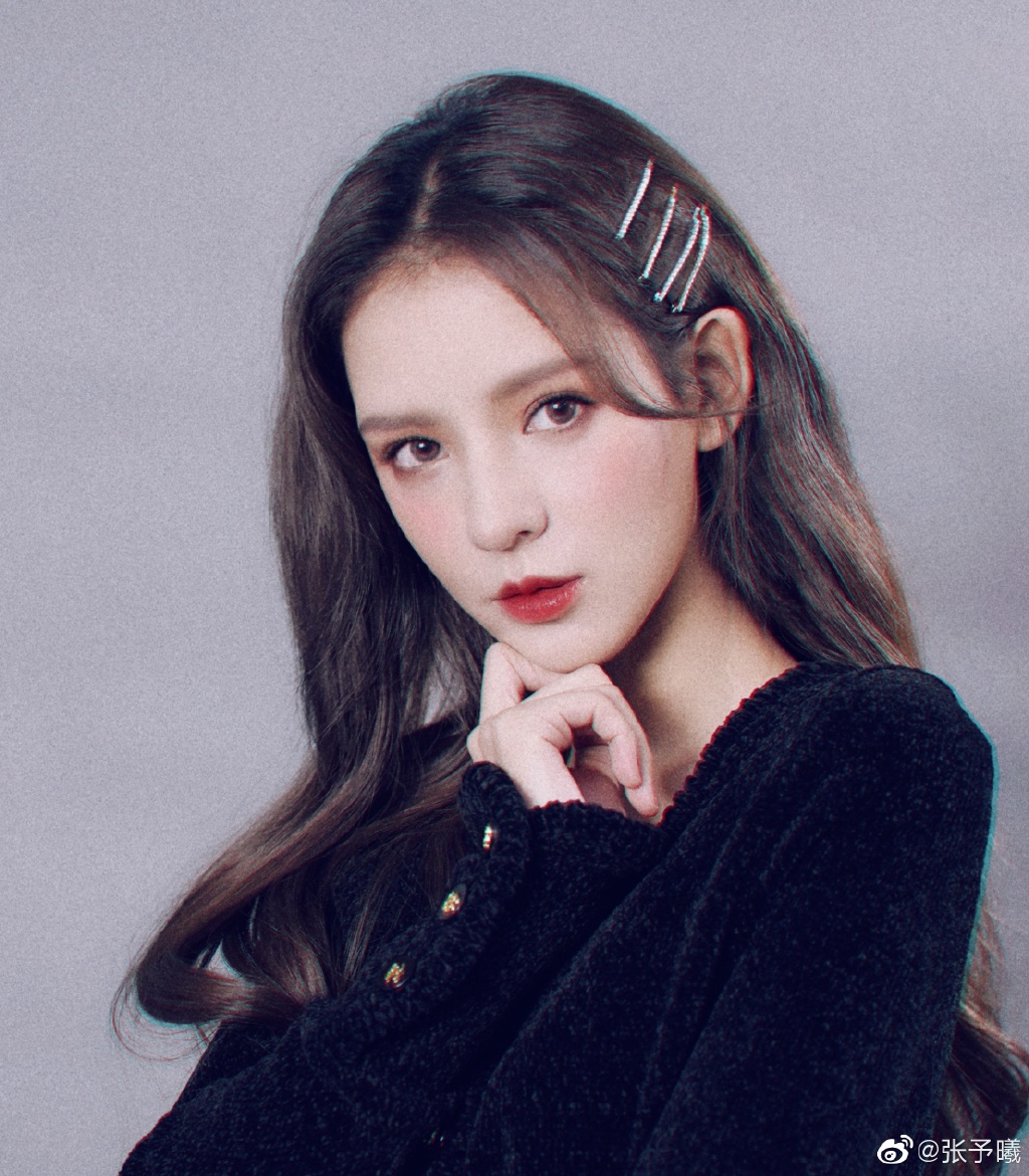 美女演员张予曦迷人写真美照真好看