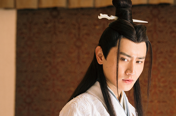 得到惠娘同意,沈溪马上投入到连环画的原画创作中