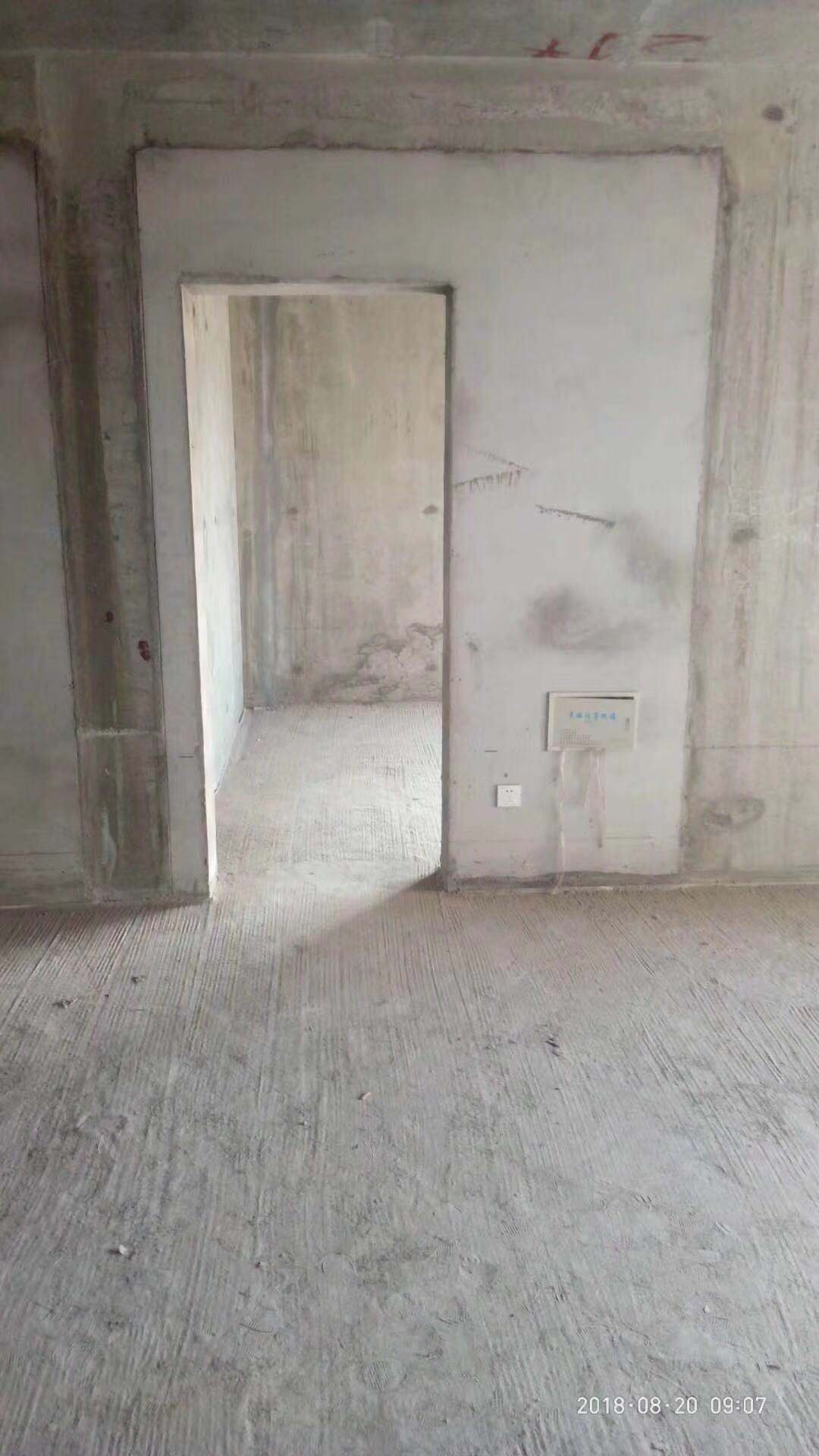 63000元 装修进度:签订合同 以下为业主朋友圈真实感受: 毛坯房实景