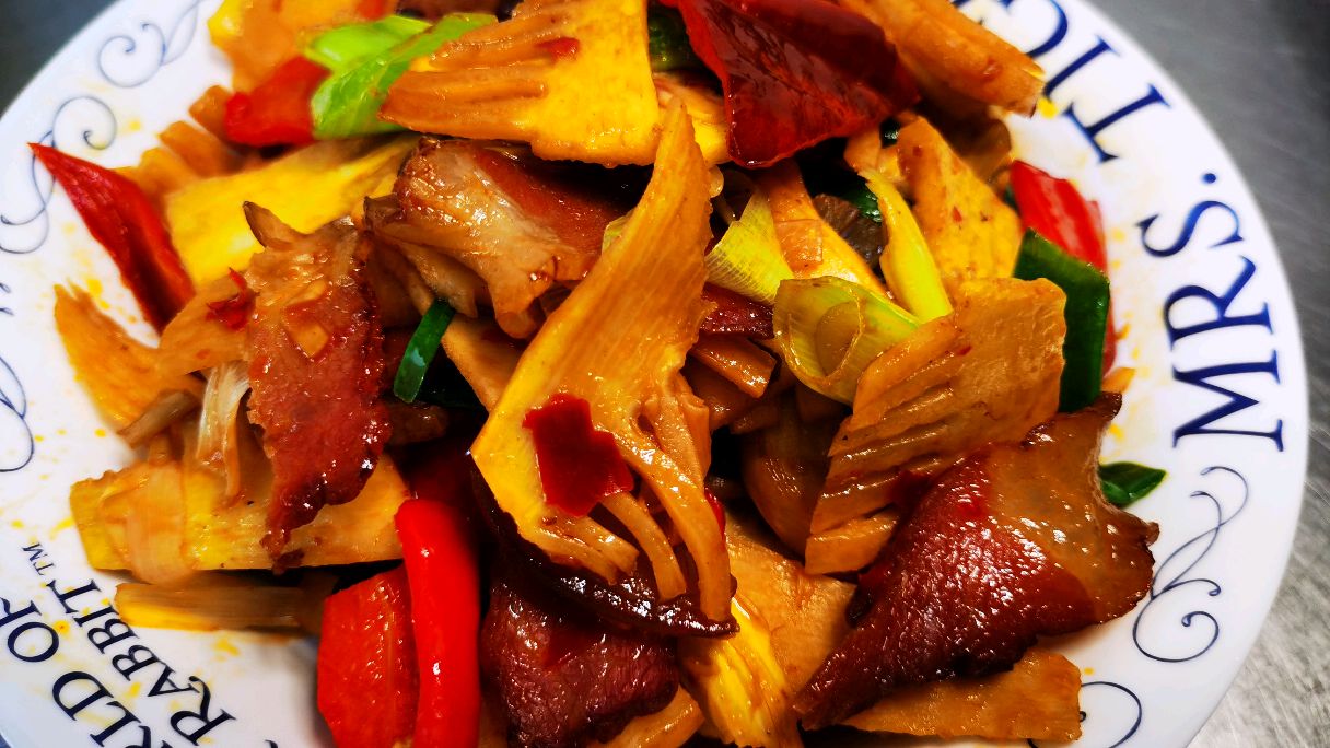 冬笋炒腊肉的好吃做法,做冬笋时为什么一定要焯水