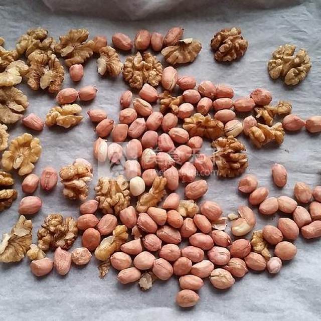 南瓜花生核桃汤圆,q弹好吃,色泽亮丽,超好吃的下午茶做法