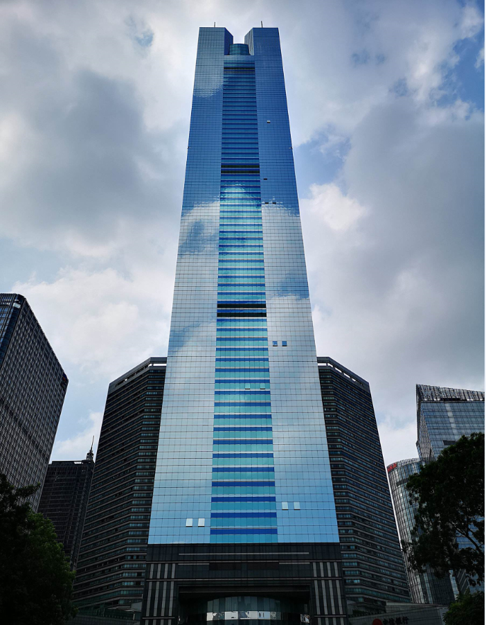 游广州中信大厦,俯视体育中心像个聚宝盆似的