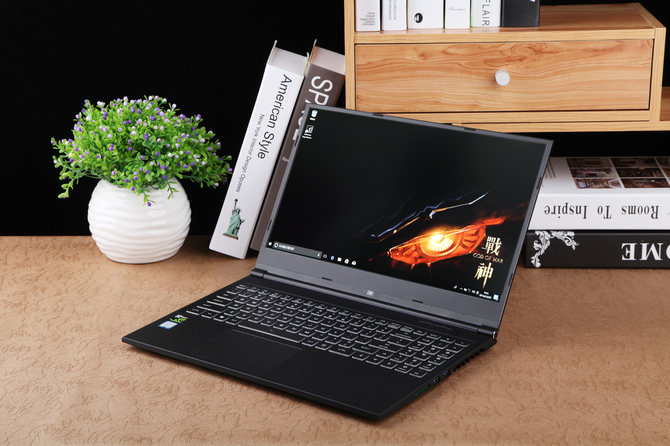 "全面屏"轻薄游戏本 神舟战神z7m评测