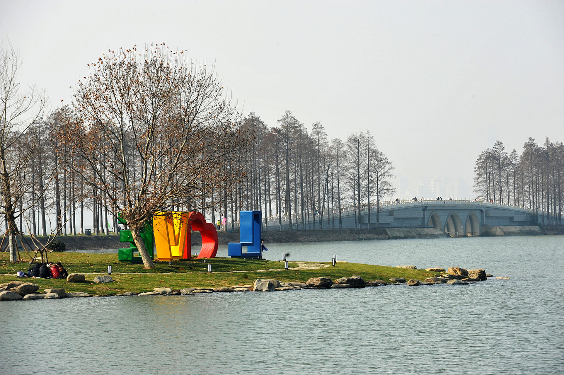 #镜头里的春天# 春日汤逊湖湿地公园的旅游魅力远不止于此.它不仅是赏