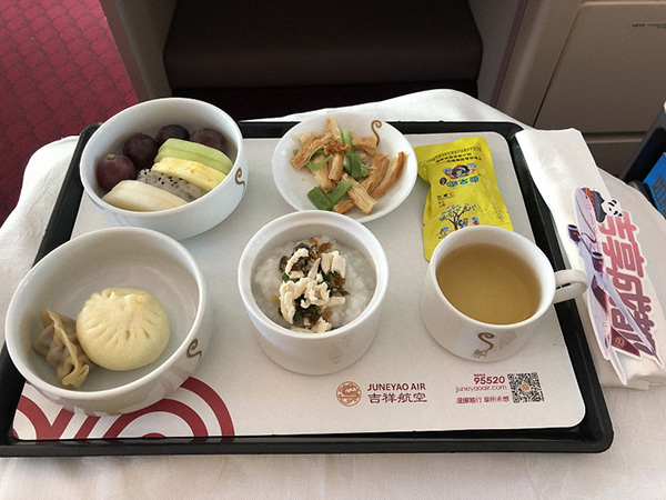 吉祥航空波音787首航成都:共订购了10架,三年内交付完